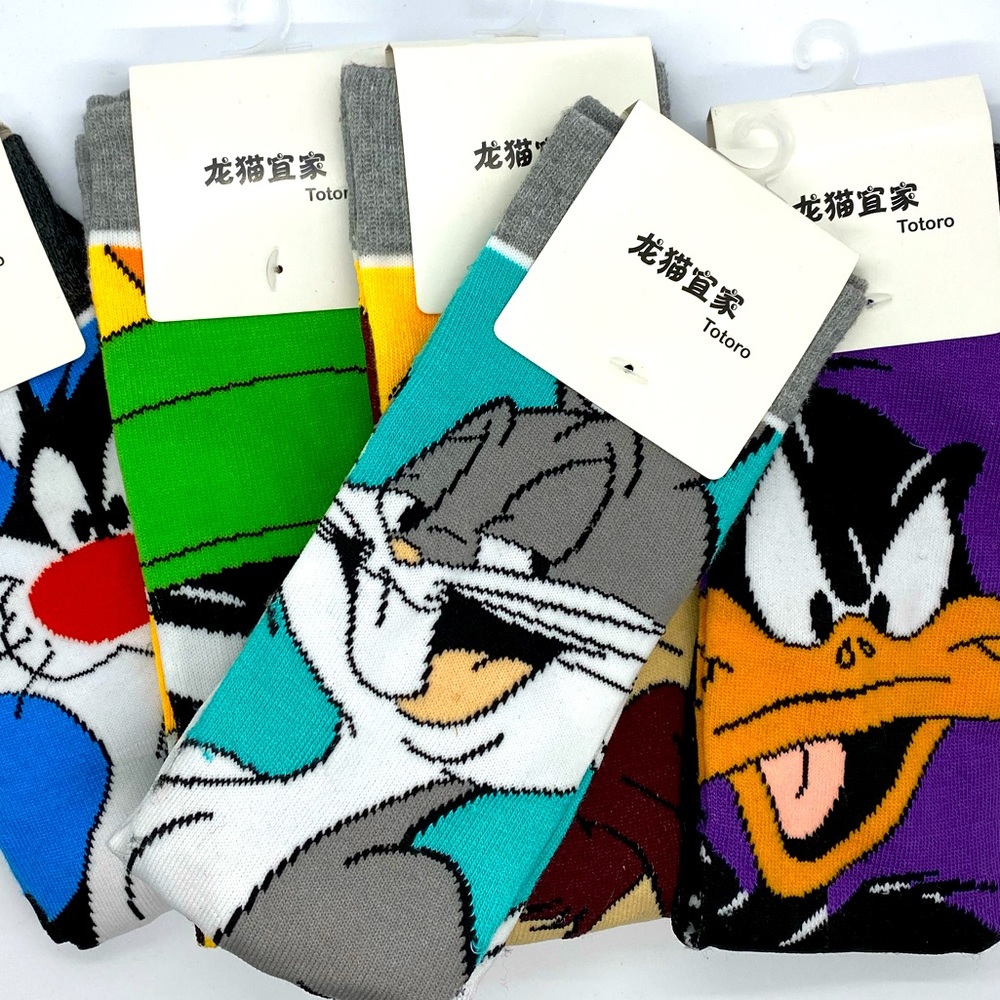 NWT Looney Tunes Adult Socks 5 Pair